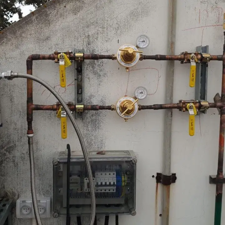 Rooftop pipelines and system connections